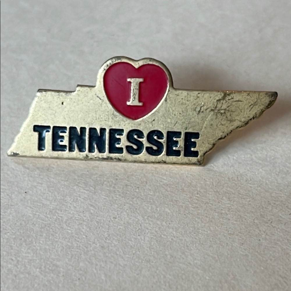 Vintage Gold Tone Tennessee Metal Lapel Pin Black Enamel Souvenir Tourist